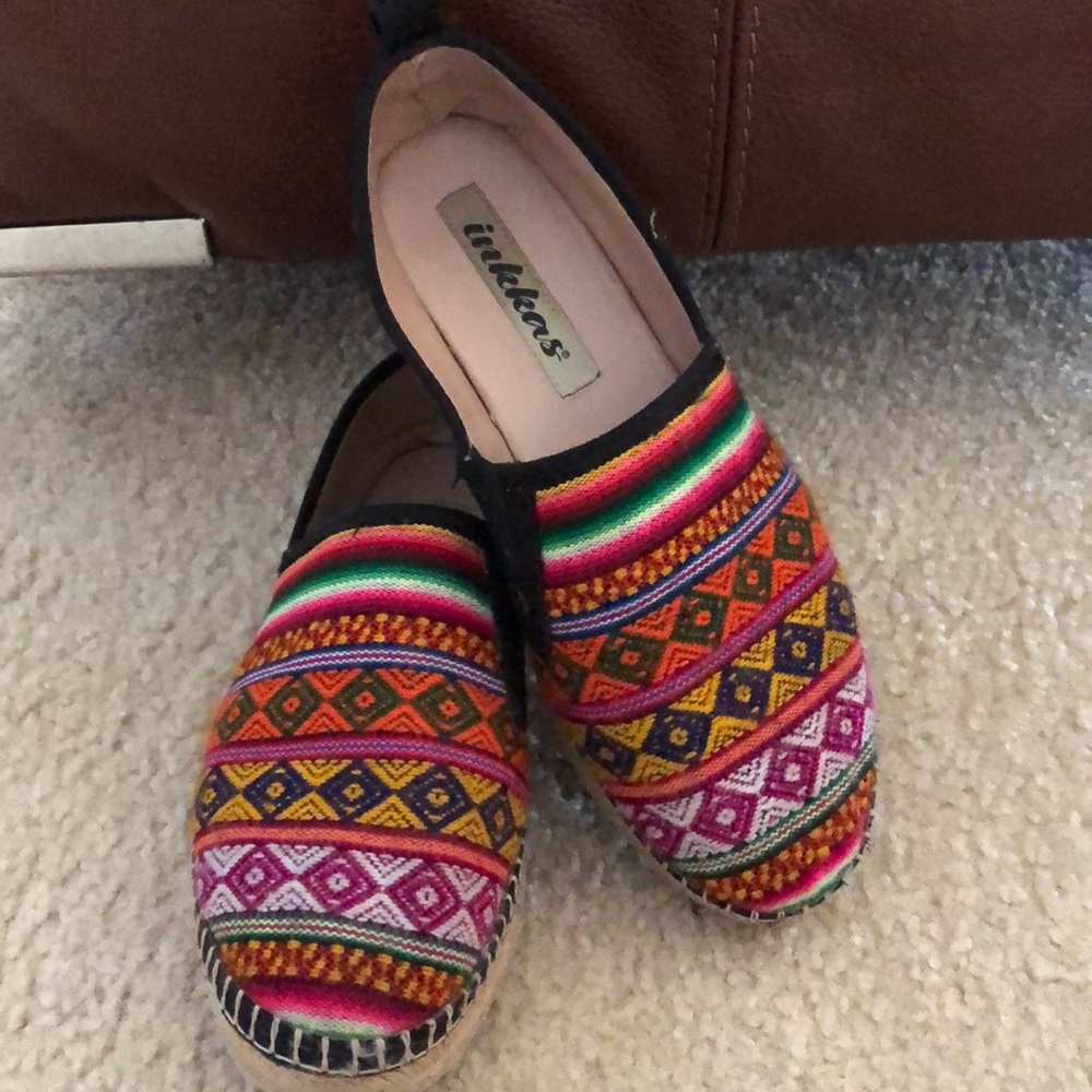 Women’s size 8 espadrilles, beautifully patterned